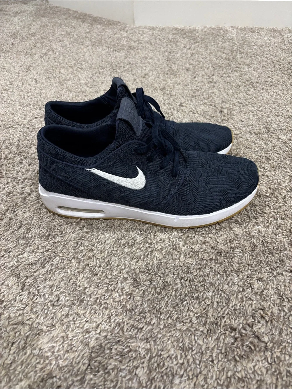Nike Men's Navy and White Low-Top Athletic Sneakers